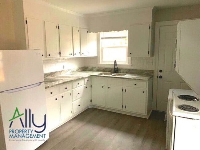 Photo - 1210 Cherry Ave Unit A