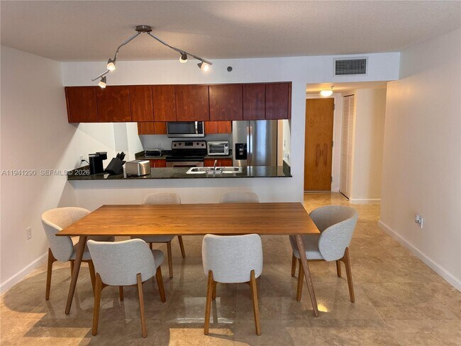 Photo - 1200 Brickell Bay Dr Unidad 1708