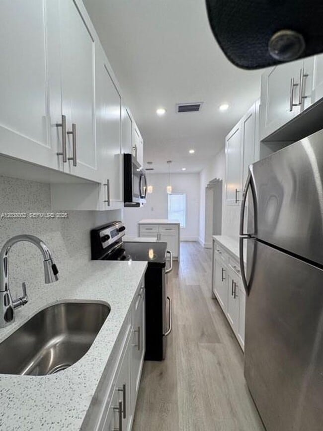 Building Photo - 4783 NW Flagler Terrace