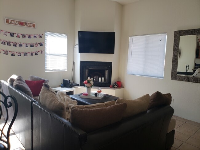 Photo - 1402 E Lee St Unit #2