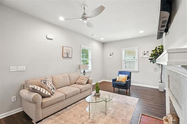 Photo - 1585 Archer St SW