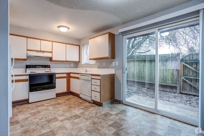 Building Photo - 2 bedroom 5 minutes from downtown and Pets... Rental
