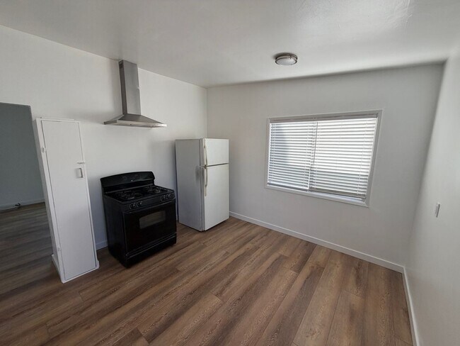 5026 W 129th St Unit Rear
