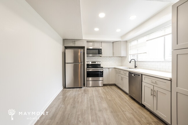 Photo - 8407 Old Meadow Ln