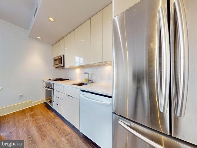 Photo - 1011 M St NW Unit 804