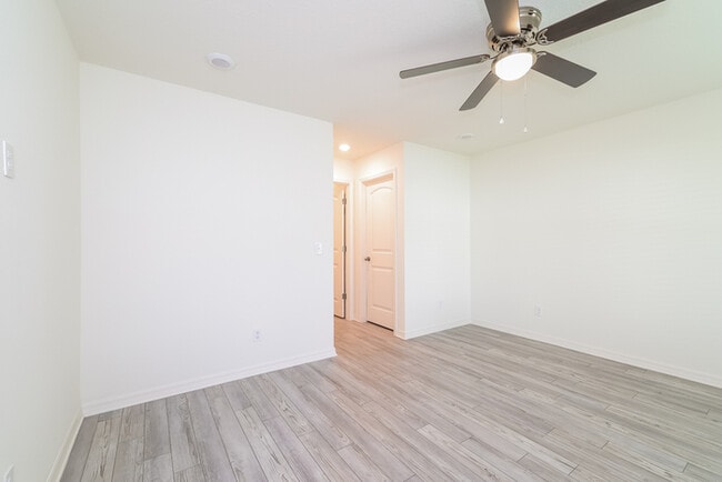 Photo - 218 Linda Ln