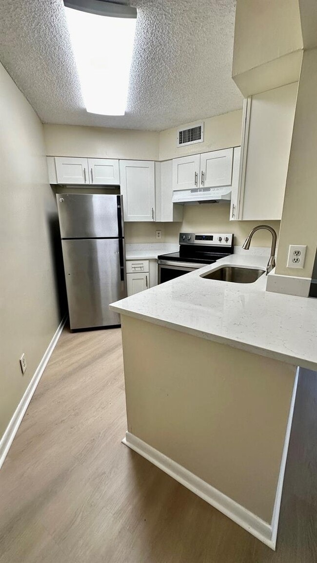 Photo - 215 Lake Pointe Dr Unit 208