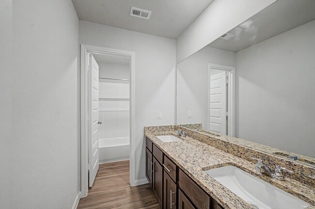 Building Photo - 13820 Goldeye Dr