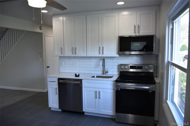 55 Acre Ln