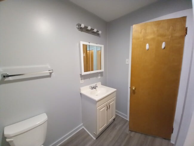 Photo - 208 W Davidson Ave