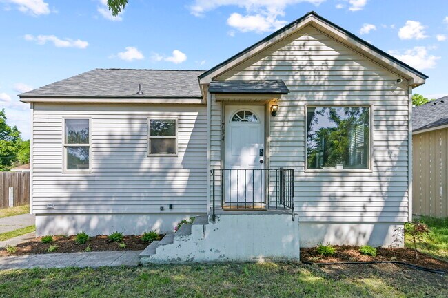 Photo - 1734 N Stone St