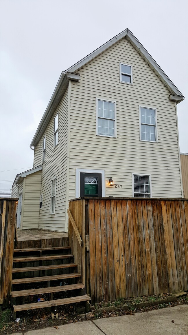 Building Photo - 257 S Skidmore St Rental