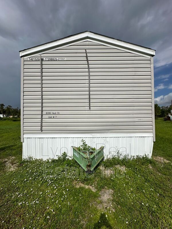 Photo - 8086 Heck Dr Unidad #7