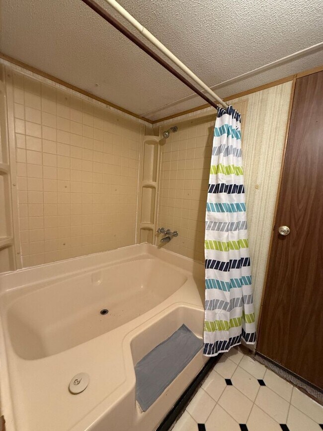 Photo - 2 bedroom, 1 bath Mobile Home