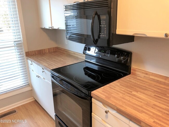 Photo - 1843 Savannah Ct Unit A6