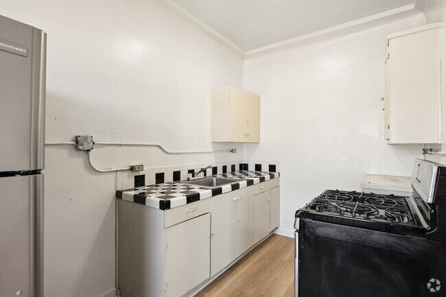 Studio - 455SF - Kitchen