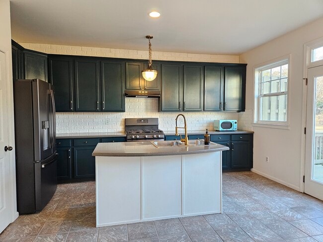 Building Photo - 4361 Grove Field Park NW