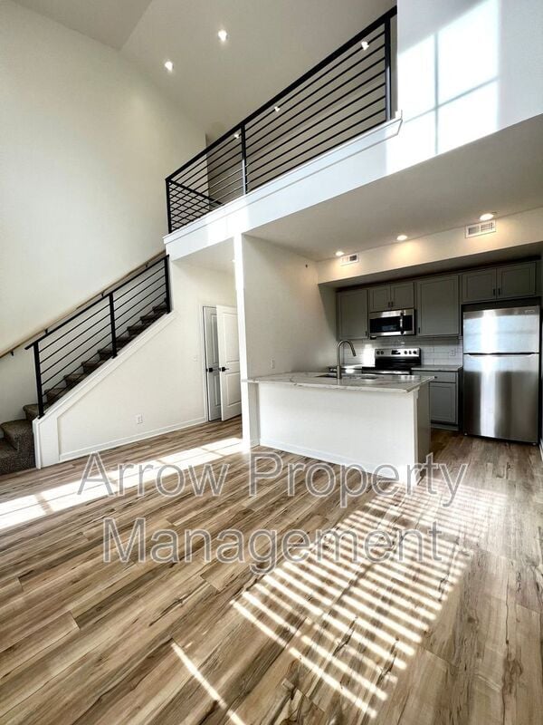 Photo - 2230 R St Unidad 1