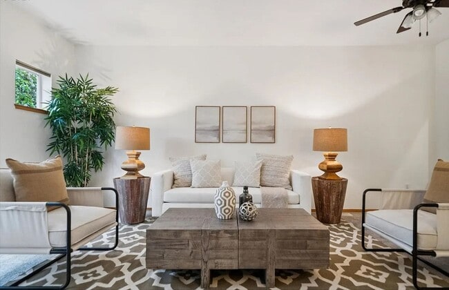 Photo - 775 SW Dillan Dr