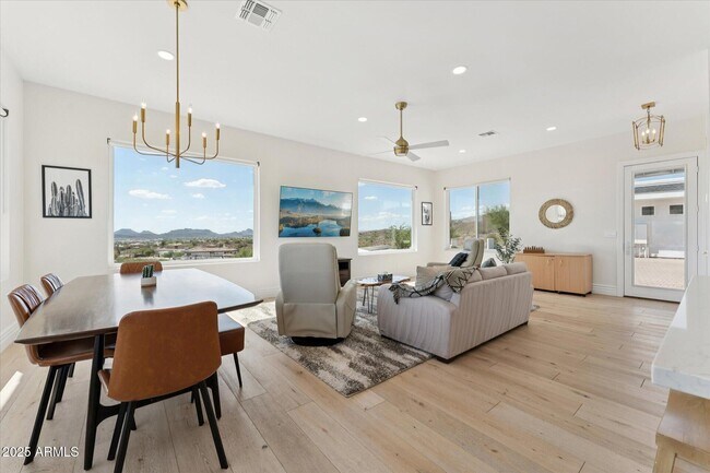 Photo - 221 W Jomax Rd