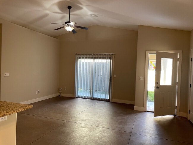 Photo - 4833 N Hillside Ct