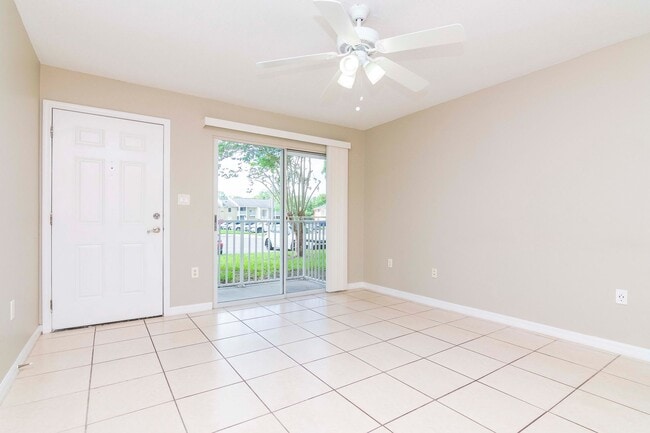 Photo - 302 Lake Parsons Green Unit 103