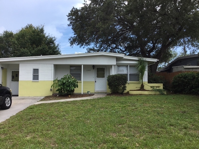 Photo - 1305 Barry St
