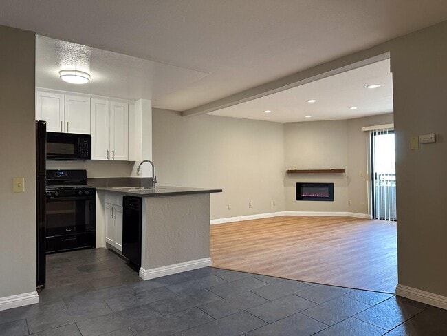Photo - 4550 Laurel Canyon Blvd Apartamento
