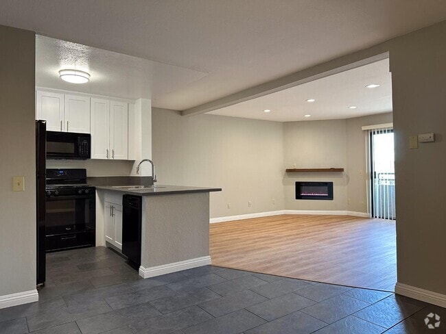 Building Photo - 4550 Laurel Canyon Blvd Rental