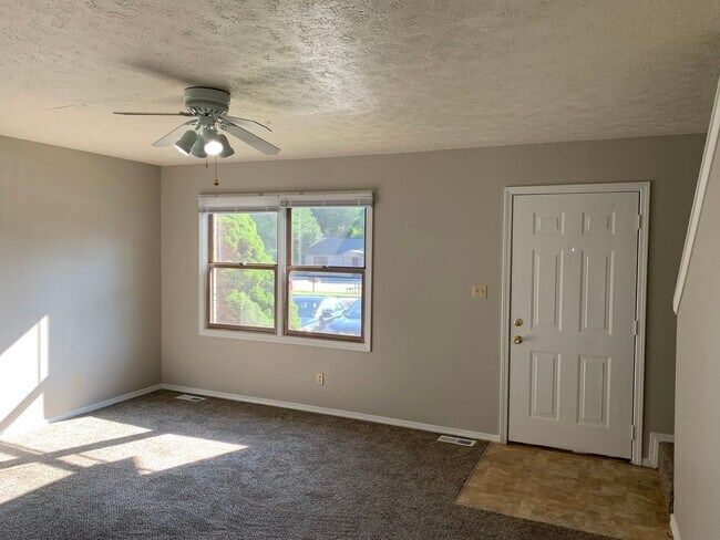 Photo - 1383 W Allen St Unit B5