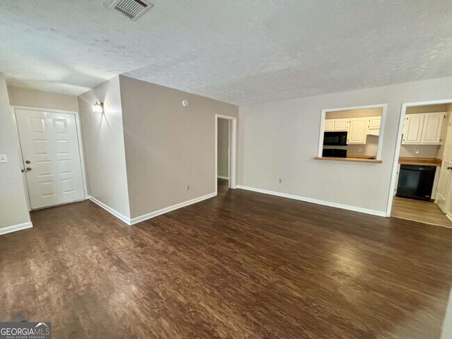 Photo - 3841 Woodridge Way