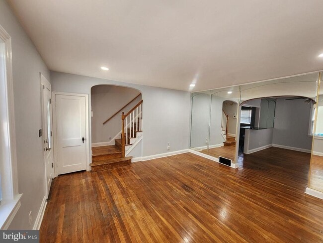 Photo - 1420 Winston Ave