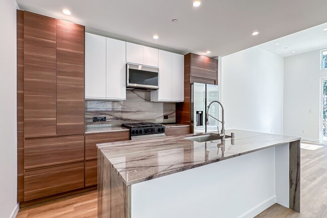 Photo - 946 Lucile Ave