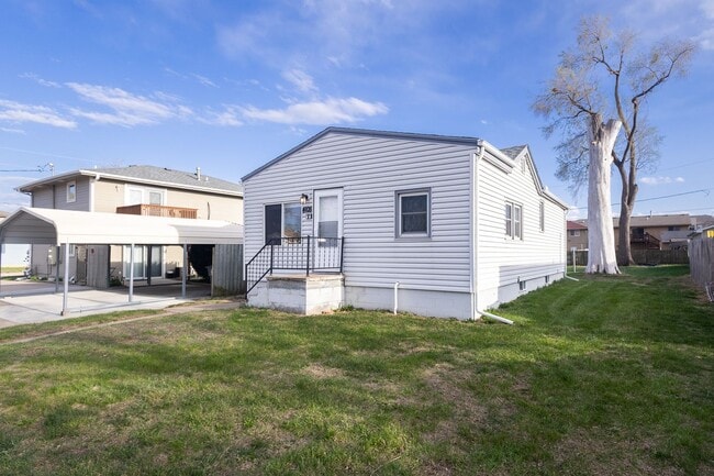 Photo - Renovated 1-Bedroom Home with Spacious Backyard & Washer/Dryer