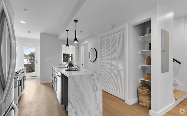 Building Photo - 210 Varnum St NW Unit 4 Rental