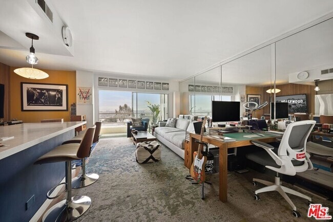 Building Photo - 1131 Alta Loma Rd Unit 309 Rental