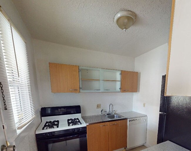 Photo - 4333 Roanoke Pkwy Unit Apartment 2N