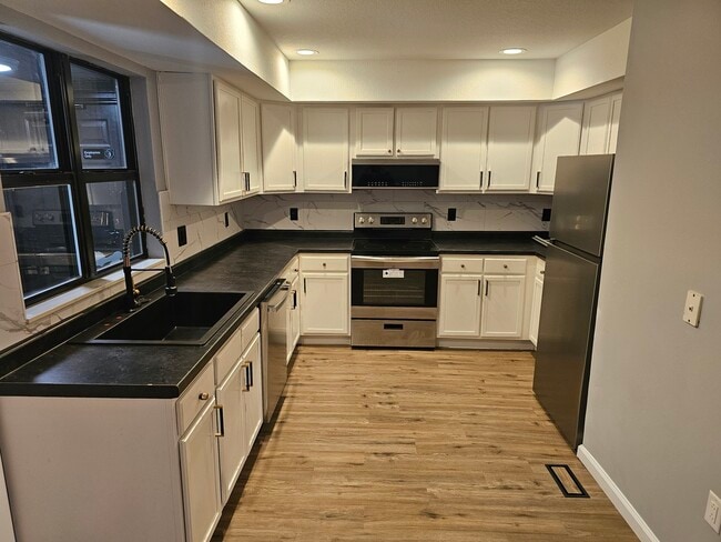 Photo - 1806 S Cottage Grove Ave
