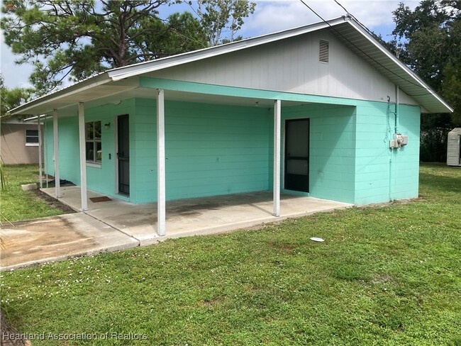 Photo - 1575 Buck St