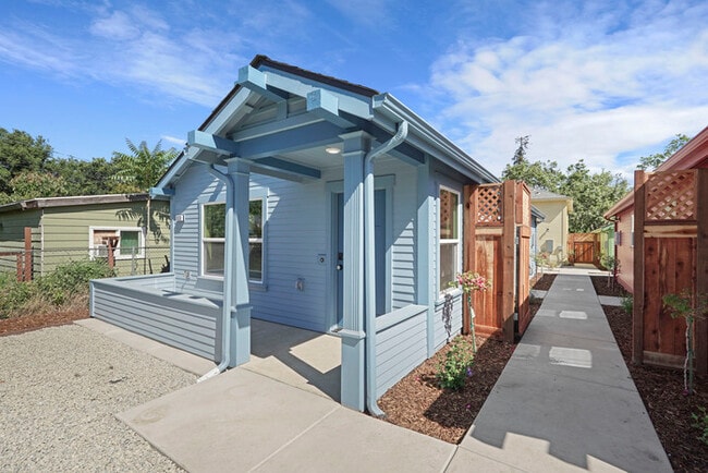 Photo - Beautiful 2 bedroom 1 bathroom New Build Close to UC Davis and McGeorge Law School