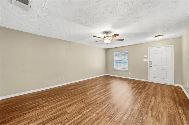 5010 Deer Path Dr