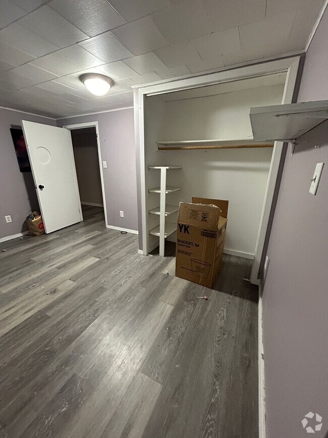 Building Photo - 967 Pleasant Ln Unit 967 1/2 Pleasant Lane Rental
