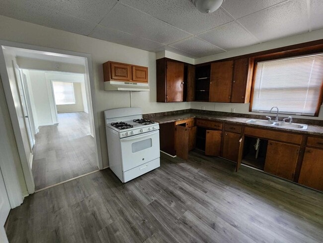 Building Photo - 313 N Michigan Ave Unit 313 N. Michigan Ave- Apt #3