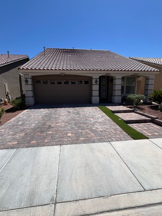 Building Photo - A Fantastic 4 Bedroom Home with the primary Downstairs, in Silverado Ranch