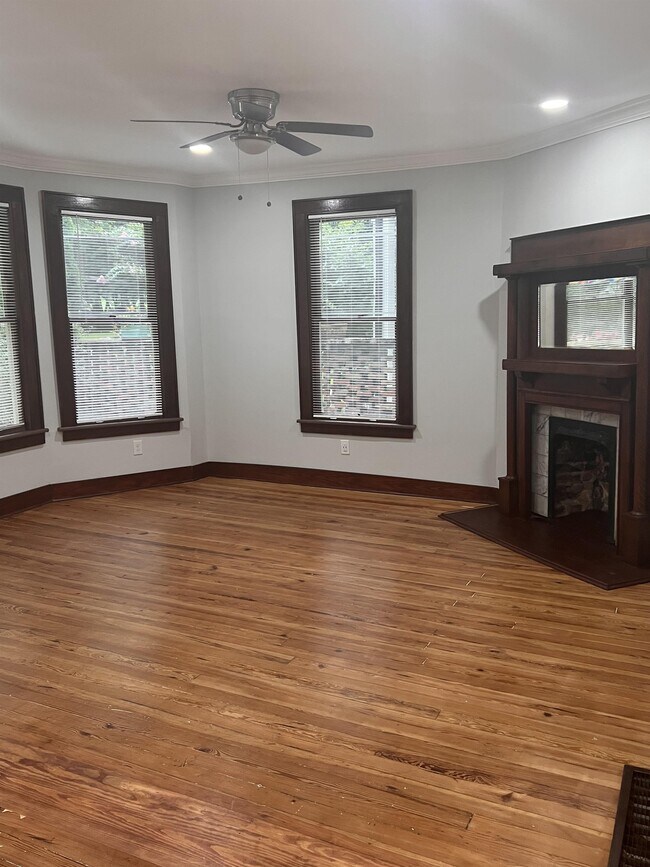 Photo - 499 N Highland Ave NE