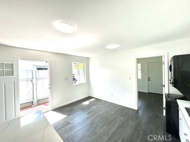 Photo - 163 W 48th St