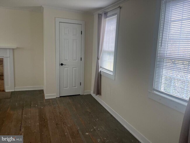 Photo - 940 Ambler Rd