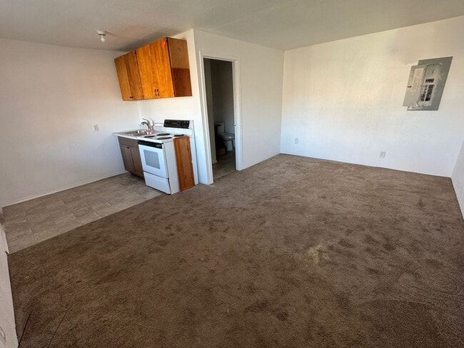 Building Photo - 618 Basin St NW Unit Apt. H