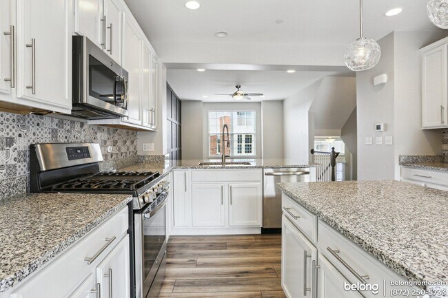 Photo - 2909 Madison Dr