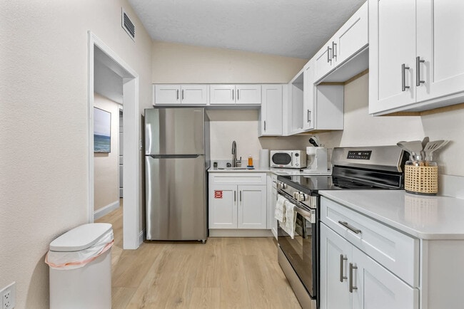 Photo - 637 S Orlando Ave Unidad ID1245224P